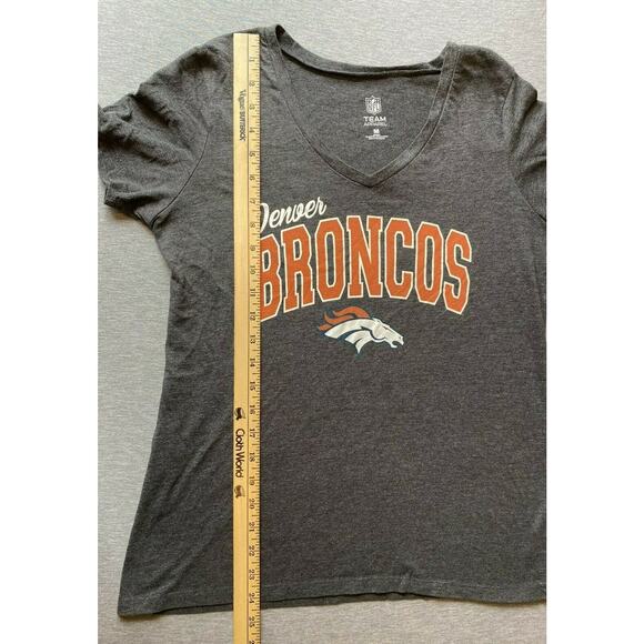 Denver Broncos - Gray Women's NFL T-Shirt MEDIUM Short Sleeve - Picture 5 of 5